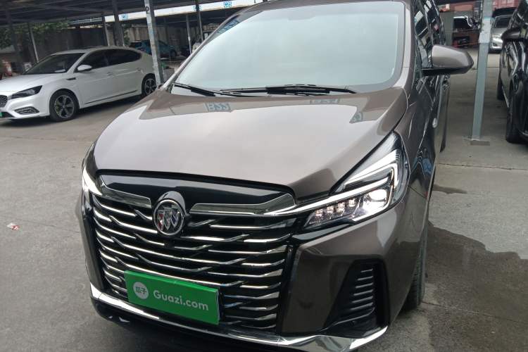 Used Buick GL8 2023 Facelifted Land Cruiser Executive Luxury Version