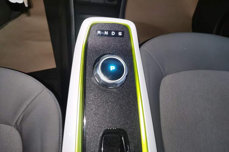 Used Oshan Benni E-Star 2022 Qingxin Edition Colorful Model Lithium Iron Phosphate
