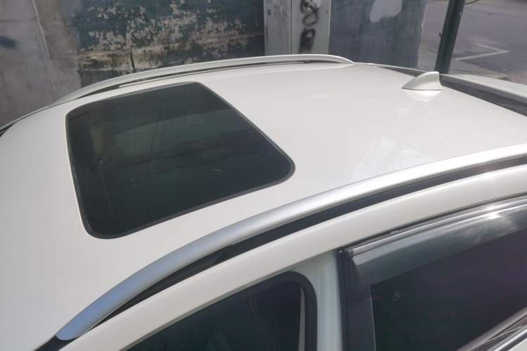 Used Venucia T90 2018 2.0L CVT Smart Connect Luxury Edition China V Standard
