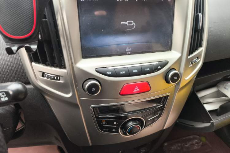 Used Haval H1 2017 Red-Label 1.5L Manual Comfort Model
