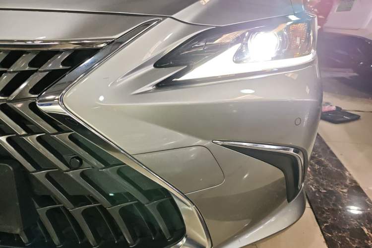 Used Lexus ES 2023 200 Excellence Edition
