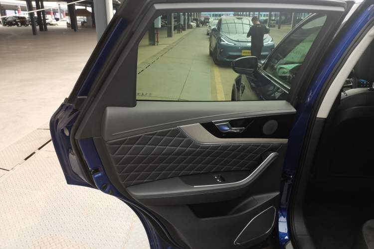 Used Hongqi HS5 2019 2.0T Smart Connect Flagship All-Wheel-Drive Version
