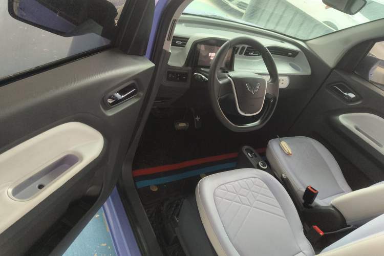 Used Wuling Hongguang MINIEV 2022 Macaron Colorful Edition Lithium-Ion Battery
