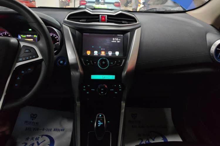 Used BYD Yuan New Energy 2018 EV360 Smart Connected Cool Model
