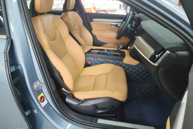 Used Volvo S90 2017 T4 Zhiyi Edition
