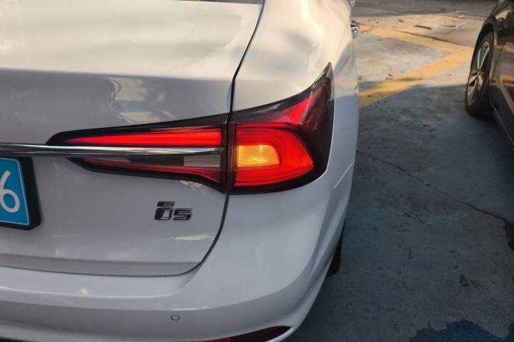 Used Roewe i5 2020 1.5L Manual 4G Connect Luxury Edition
