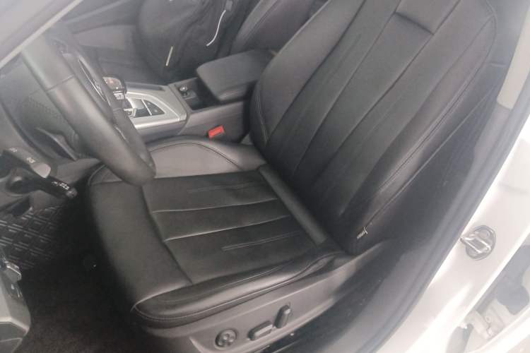 Used Audi A4L 2019 40 TFSI Ambition Version China V