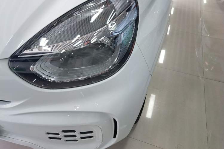 Used Roewe Clever 2021 302 km New Four-Seater Super-Efficient Version
