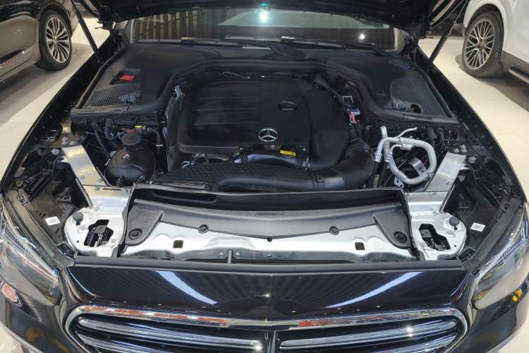 Used Mercedes-Benz E-Class 2023 Facelift E 260 L

