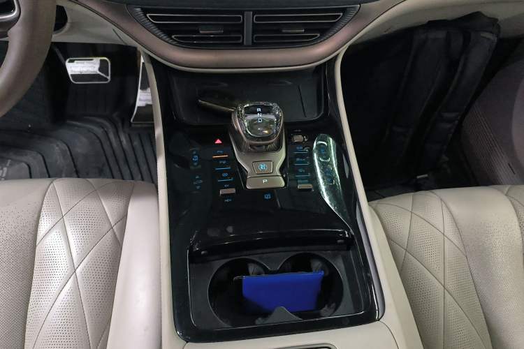 Used Denza D9 2022 DM-i 970 Four-Wheel Drive Flagship Model