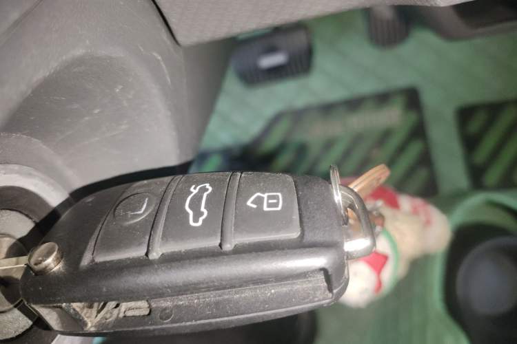 Used Chery QQ Ice Cream 2022 170km Sundae Phosphate Lithium-Ion
