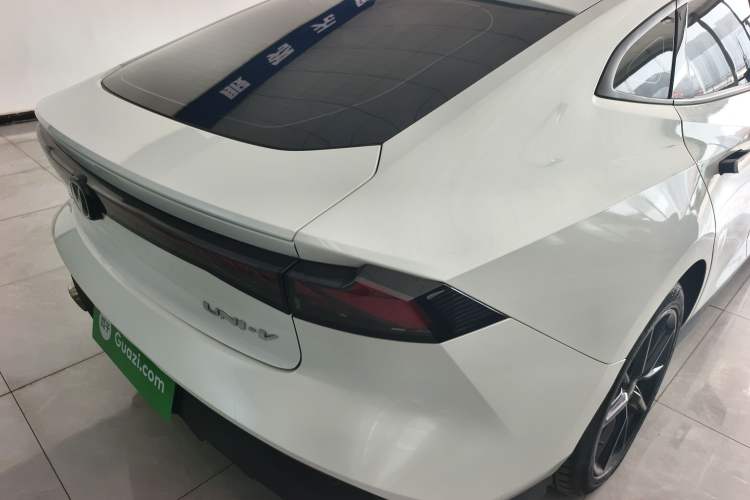 Used Changan UNI-V 2022 1.5T Prestige Version
