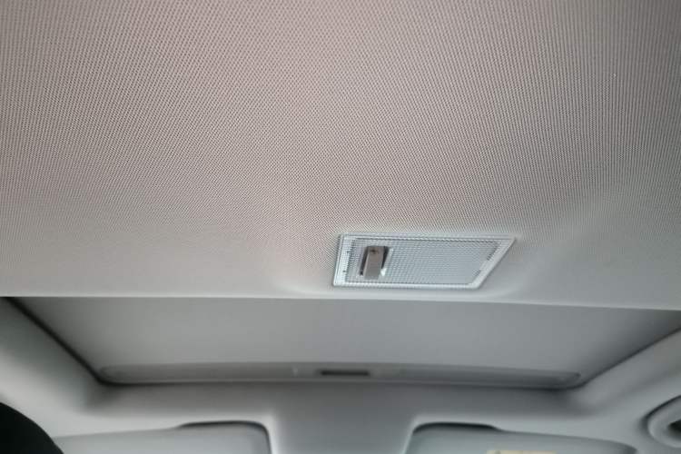 Used Buick Encore 2015 1.4T Automatic Two-Wheel Drive Urban Elite Version
