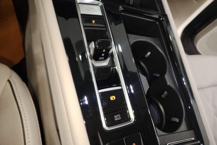 Used Volkswagen Viloran 2022 380TSI Prestige Edition
