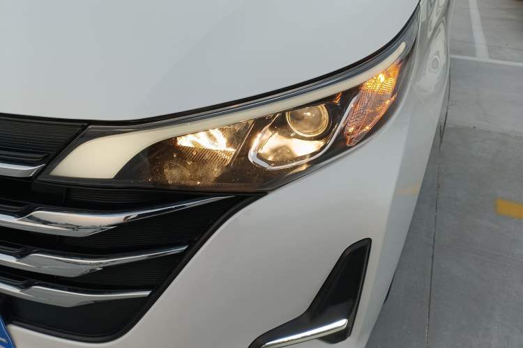 Used GAC Trumpchi M6 2019 270T DCT Luxury Edition (7-seater) China VI
