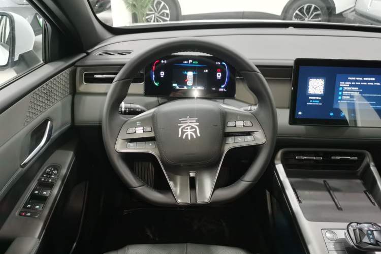 Used BYD Qin PLUS 2025 DM-i Smart Drive 55KM Leading Model
