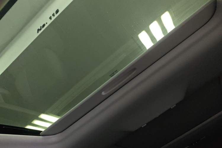 Used Roewe iMAX8 2021 400TGI Supreme Series Ultimate Edition
