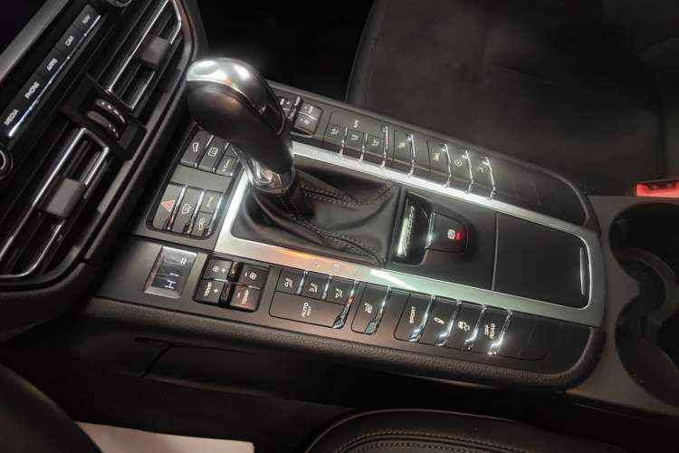 Used Porsche Macan 2018 Macan 2.0T