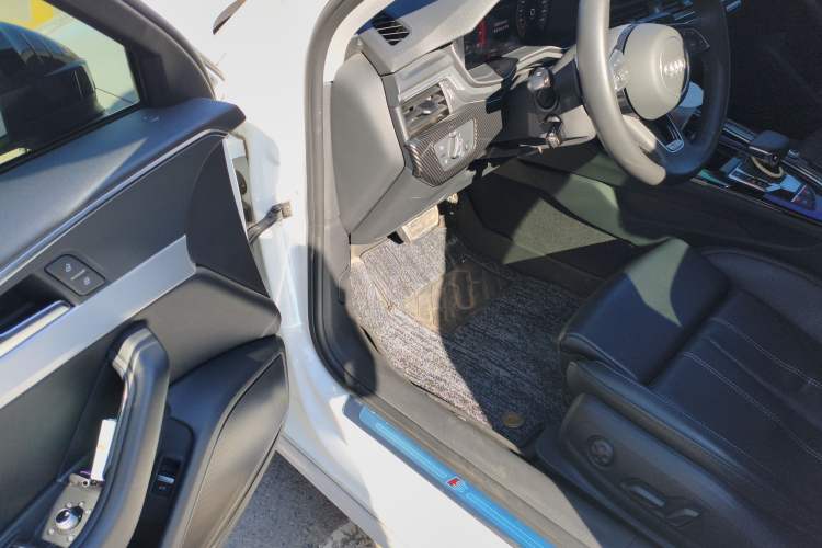 Used Audi A4L 2020 40 TFSI Luxury Dynamic Model
