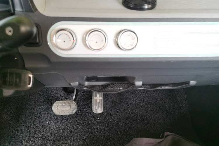 Used Wuling Hongguang MINIEV 2021 Macaron Premium Model – Lithium Iron Phosphate
