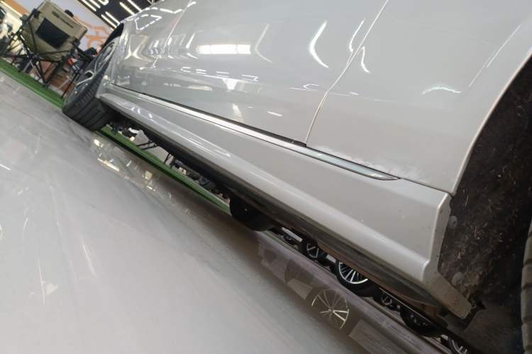 Used Jaguar XFL 2023 XFL 2.0T P250 Two-Wheel-Drive Elite Sport Edition
