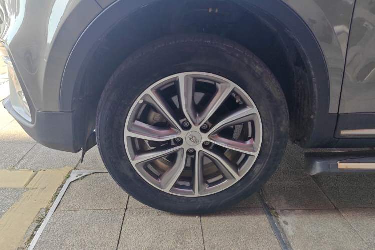 Used Geely Auto Emgrand X7 Sport 2018 1.8TD Automatic Two-Wheel Drive Smart Connect 4G Internet Edition
