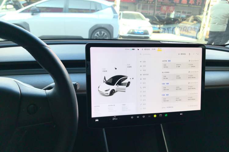 Used Tesla Model 3 2019 Long-Range All-Wheel-Drive Version
