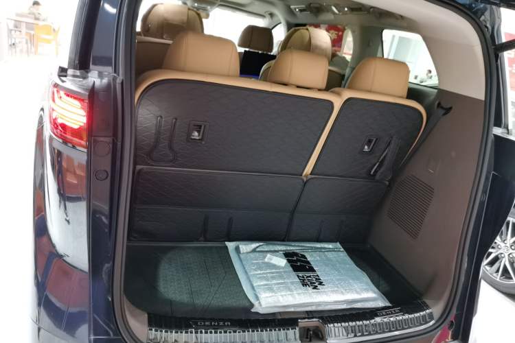 Used Denza D9 2022 DM-i 970 Four-Wheel Drive Flagship Model