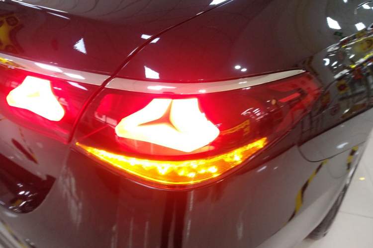 Used Mercedes-Benz E-Class 2024 Facelift E 300 L Luxury Edition
