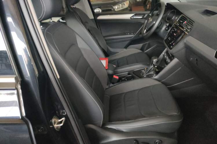 Used Volkswagen Tiguan L 2019 Updated Version 330TSI Automatic Two-Wheel Drive Panoramic Comfort Edition China VI Standard