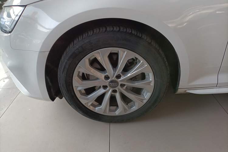 Used Audi A4L 2019 40 TFSI Ambition China VI
