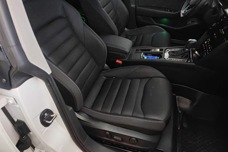 Used Volkswagen FAW-Volkswagen CC 2021 380TSI Striking Edition
