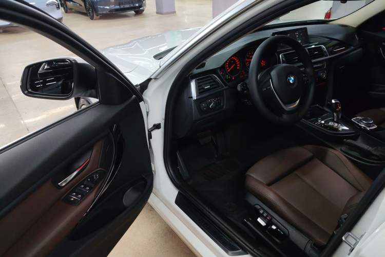 Used BMW 3 Series 2019 320Li Fashion Model
