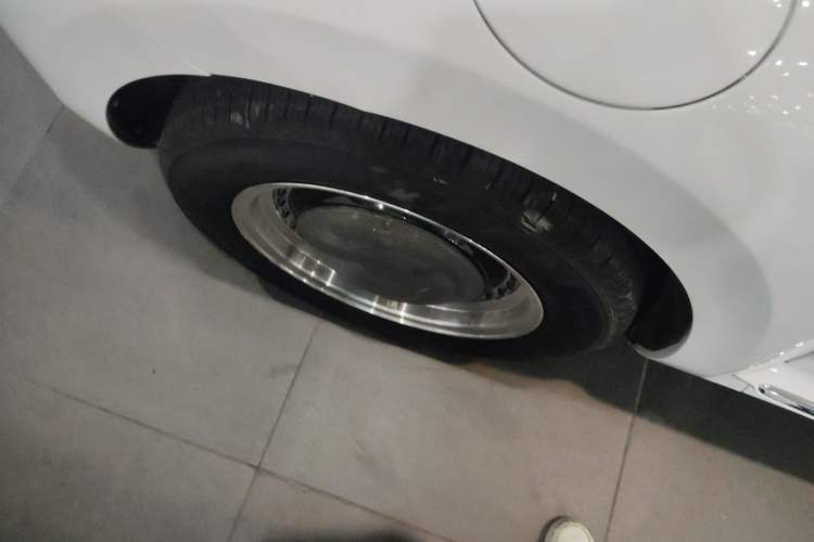 Used Volkswagen Beetle 2015 180TSI model
