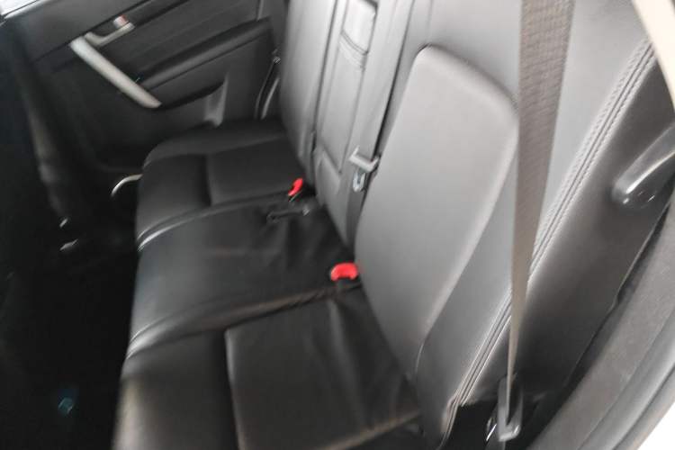 Used Chevrolet Captiva 2014 2.4L 4x4 Flagship Edition 7 Seats
