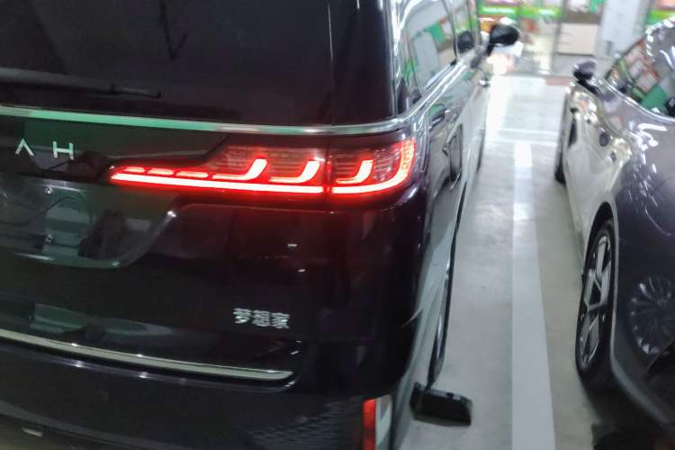 Used VOYAH Dream 2022 0-Emission Version Plus Intelligent Driving Package 475 km