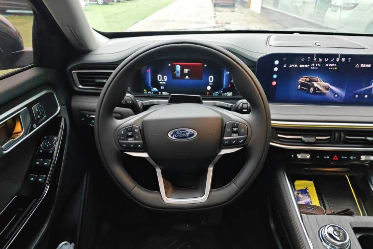 Used Ford Explorer 2024 2.3T EcoBoost Four-Wheel Drive Titanium Edition 7 Seats