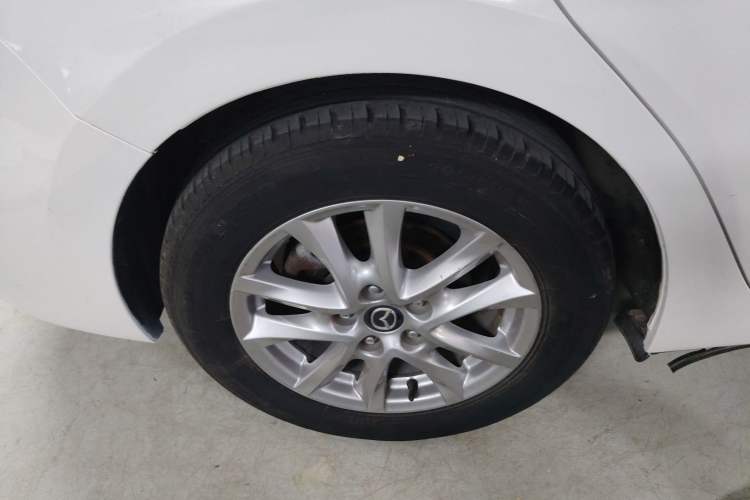 Used Mazda Mazda 3 Axela 2016 Sedan 1.5L Automatic Comfort Model
