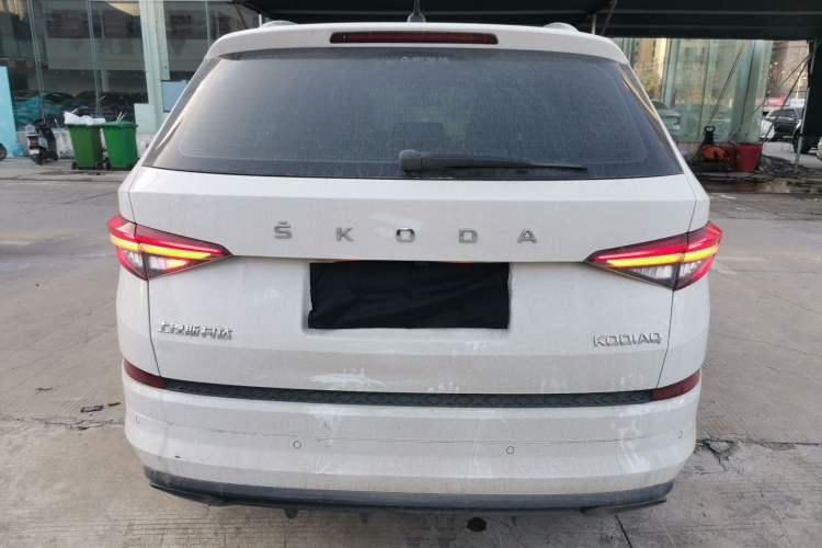 Used Skoda Kodiaq 2022 Facelifted TSI330 5-Seater Two-Wheel-Drive Luxury Edition