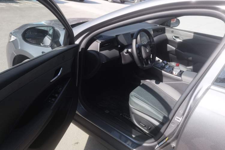 Used BYD Qin PLUS 2025 DM-i Smart Drive 120KM Superior Model
