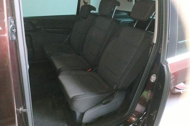 Used Volkswagen Sharan 2018 Revised Version 380TSI Comfort Edition 7-Seater
