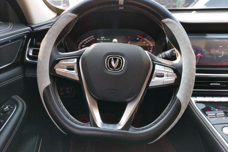 Used Changan CS85 COUPE 2019 1.5T DCT Luxury Version China VI Standard