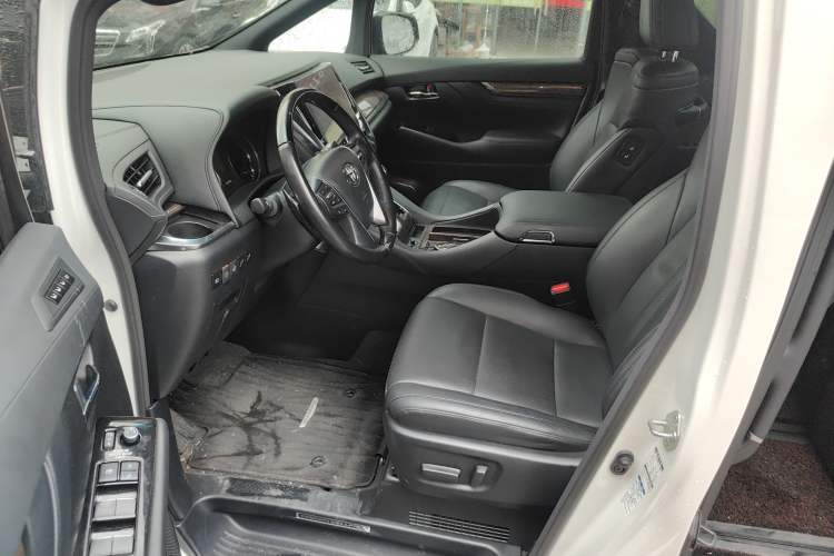 Used Toyota Vellfire 2023 Crown Dual-Engine 2.5L HV Ultimate Edition