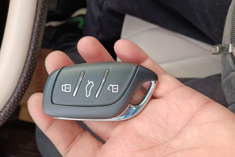 Used Roewe D7 2023 DMH 125km Excellence Edition
