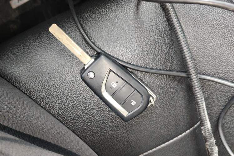 Used Toyota RAV4 2015 2.0L CVT Two-Wheel Drive Fashion Edition