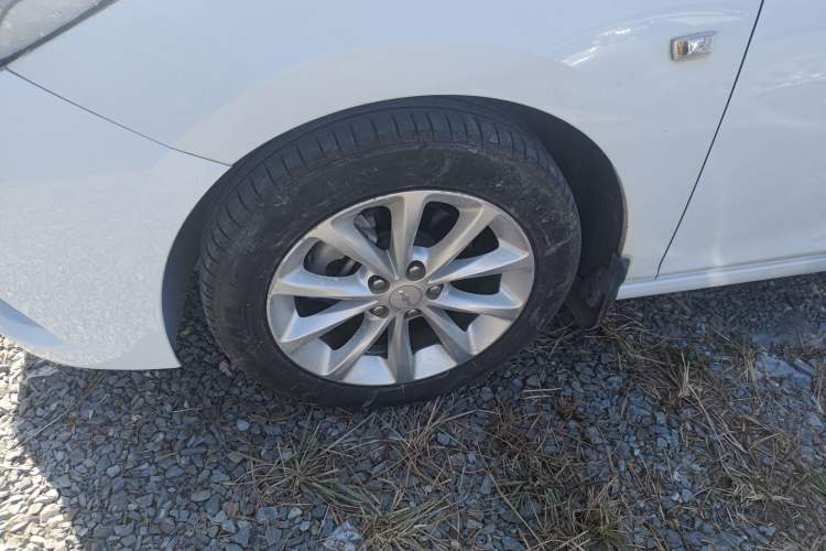 Used Chevrolet Cruze 2017 1.5L Automatic Pioneer Sunroof Edition
