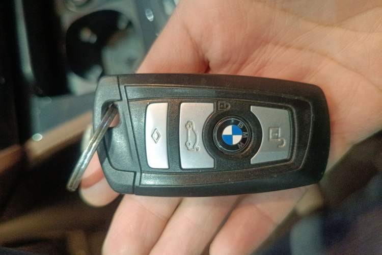 Used BMW 5 Series 2015 520i Elegant Edition
