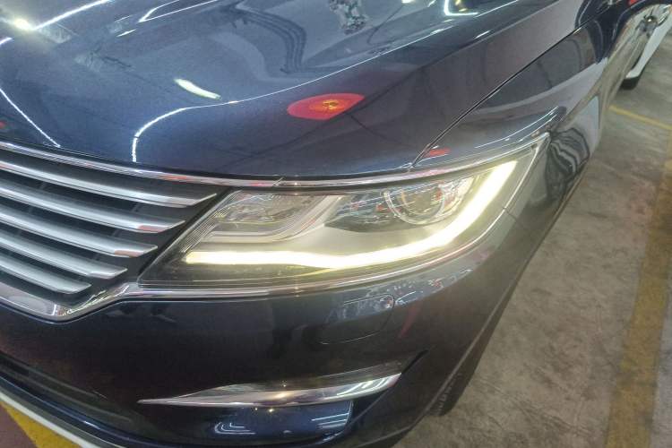 Used Lincoln MKC 2017 2.0T Two-Wheel Drive Deluxe Edition
