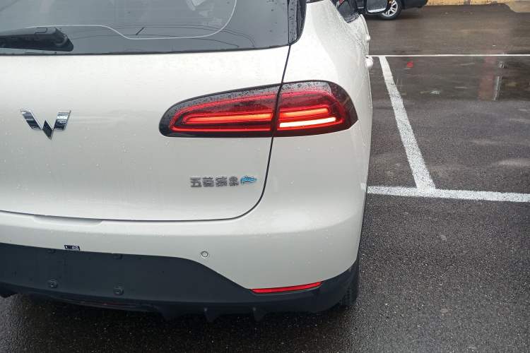 Used Wuling Bingo PLUS 2024 330 km Range Five-Seater Version
