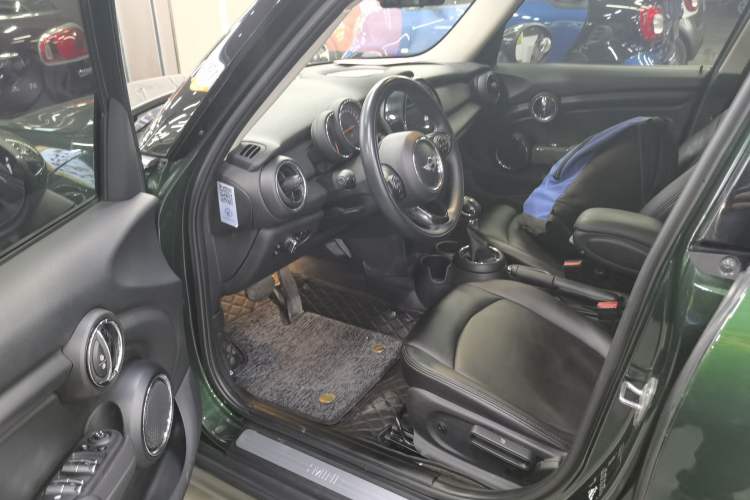 Used  MINI 2016 1.2T ONE Pioneer Edition Five-Door Version
